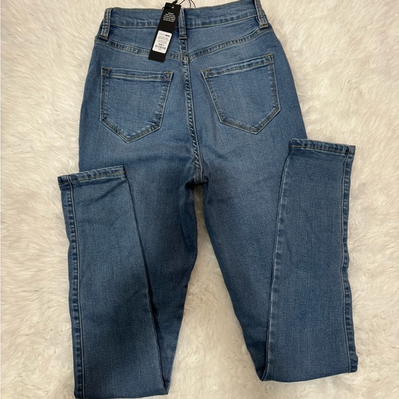 Fashion Nova jean - Picture 2 of 5